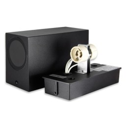 Découvrez la sublime Applique murale carré Lida: un éclairage extérieur haut de gamme en aluminium et verre trempé pour jardin a