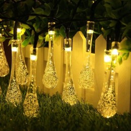 Illuminez votre jardin avec une Guirlande solaire 40 led Teardrop - Blanc chaud scintillant !